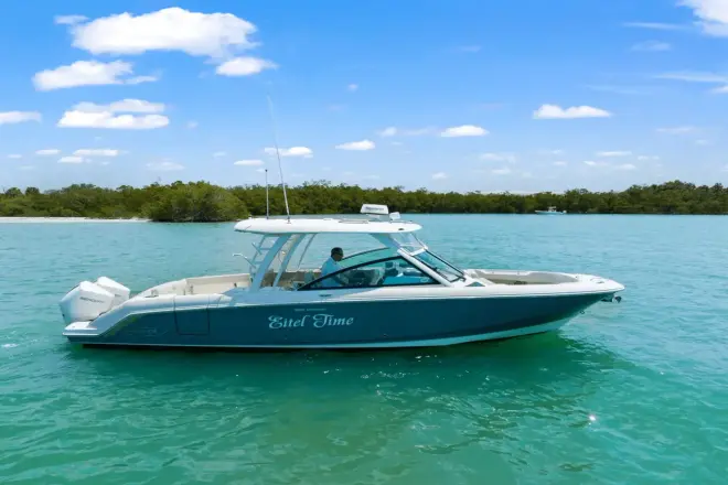 Boston Whaler 320 Vantage