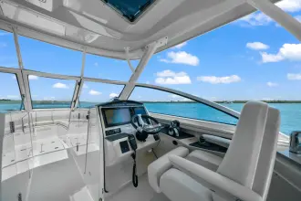 Thumbnail von Boston Whaler 320 Vantage