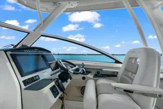 Thumbnail von Boston Whaler 320 Vantage