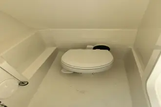 Thumbnail von Boston Whaler 240 Vantage