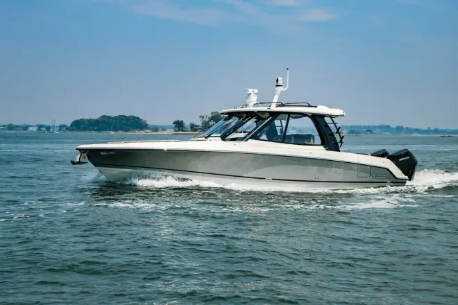 Boston Whaler 380 Realm