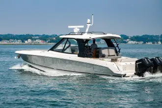Thumbnail von Boston Whaler 380 Realm