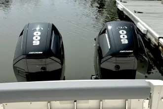 Thumbnail von Boston Whaler 380 Realm