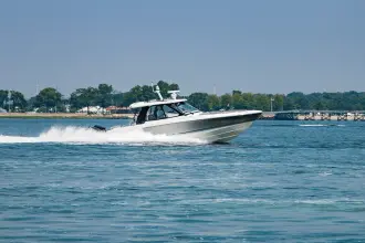 Thumbnail von Boston Whaler 380 Realm