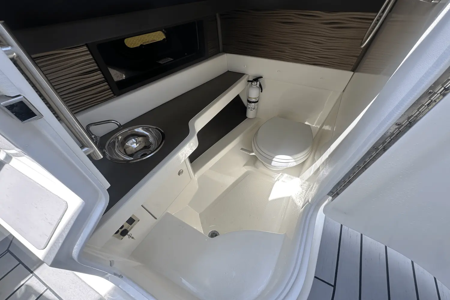 Thumbnail von Sea Ray SLX 310 Outboard