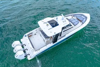 Thumbnail von Boston Whaler 420 Outrage