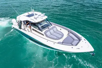 Thumbnail von Boston Whaler 420 Outrage