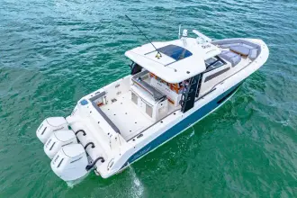 Thumbnail von Boston Whaler 420 Outrage