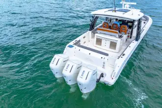 Thumbnail von Boston Whaler 420 Outrage