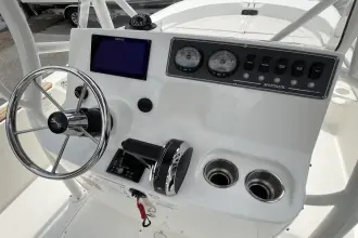 Thumbnail von Boston Whaler 190 Montauk