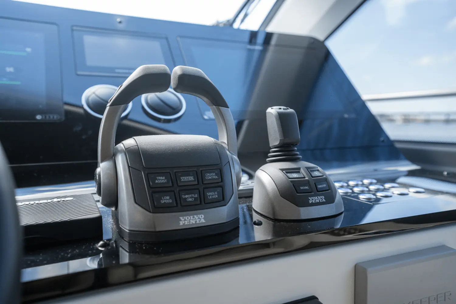 Thumbnail von Azimut 60