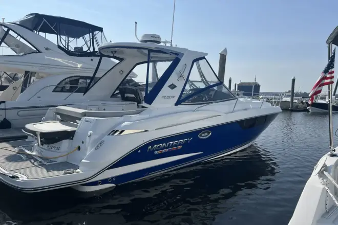 Monterey 335 Sport Yacht