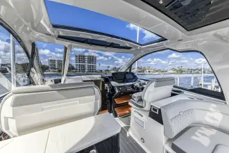 Thumbnail von Sea Ray 370 Sundancer Outboard