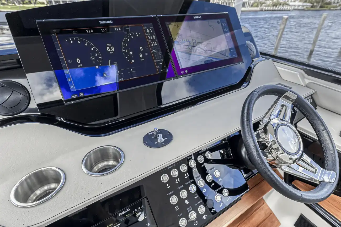 Thumbnail von Sea Ray 370 Sundancer Outboard