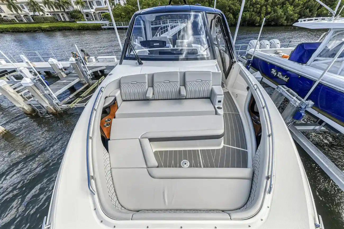 Thumbnail von Sea Ray 370 Sundancer Outboard