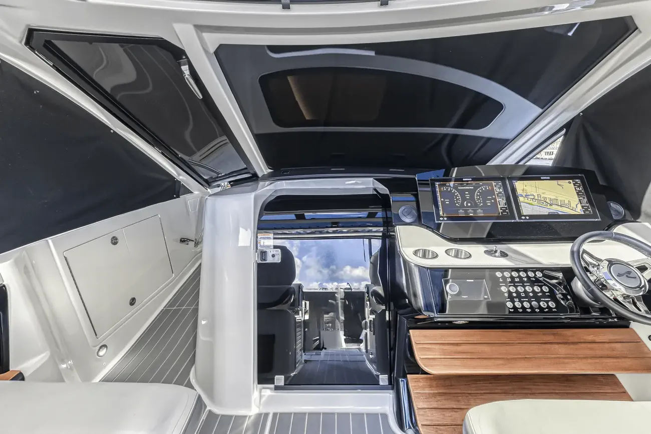 Thumbnail von Sea Ray 370 Sundancer Outboard