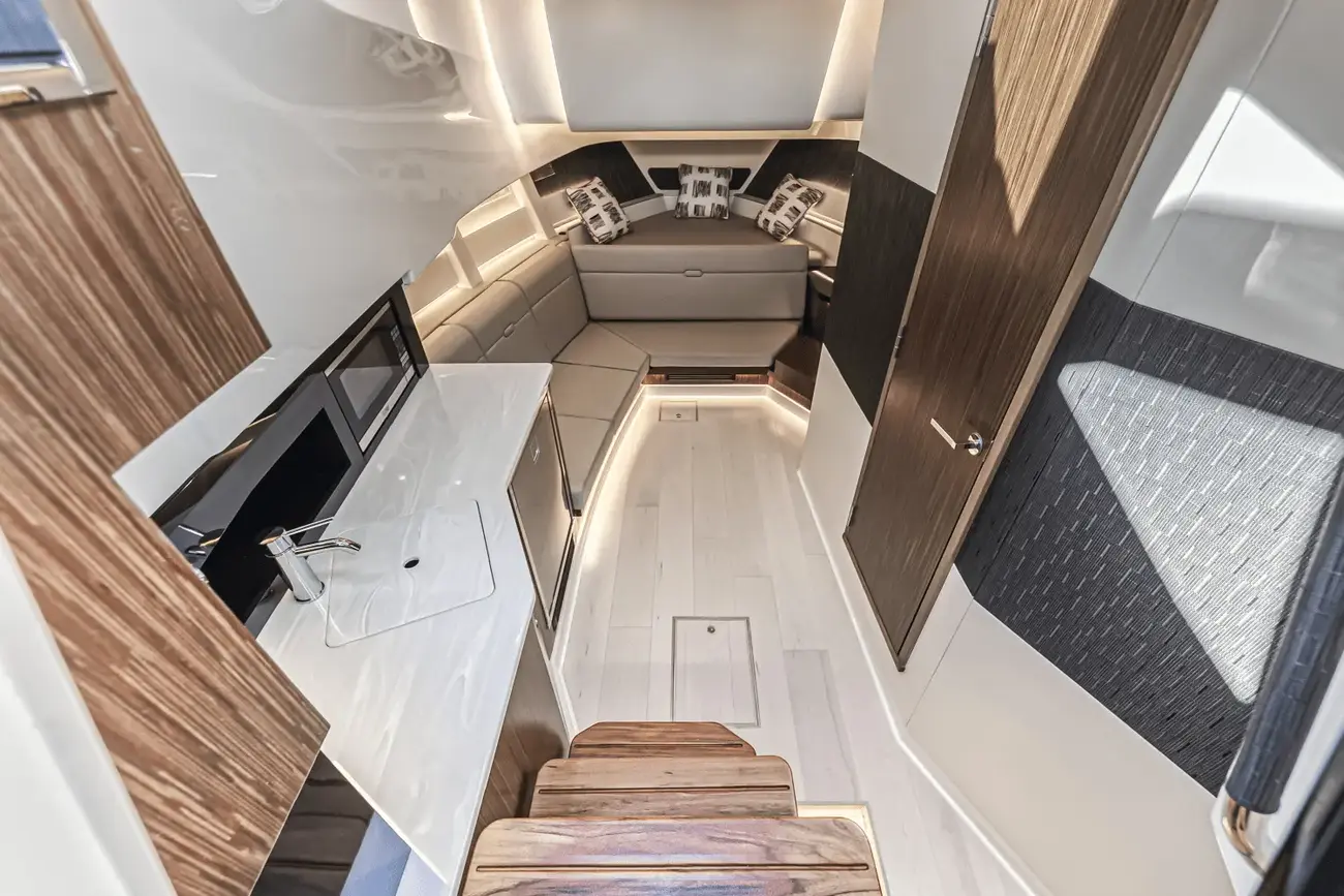 Thumbnail von Sea Ray 370 Sundancer Outboard