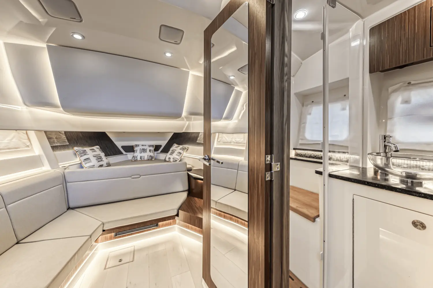 Thumbnail von Sea Ray 370 Sundancer Outboard