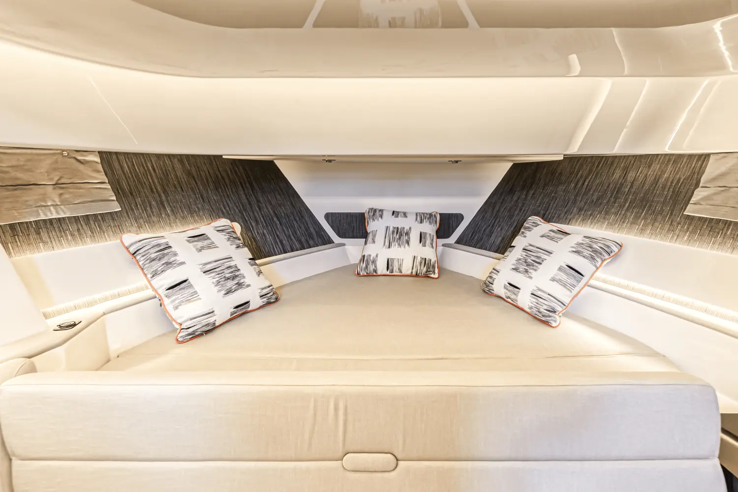 Thumbnail von Sea Ray 370 Sundancer Outboard