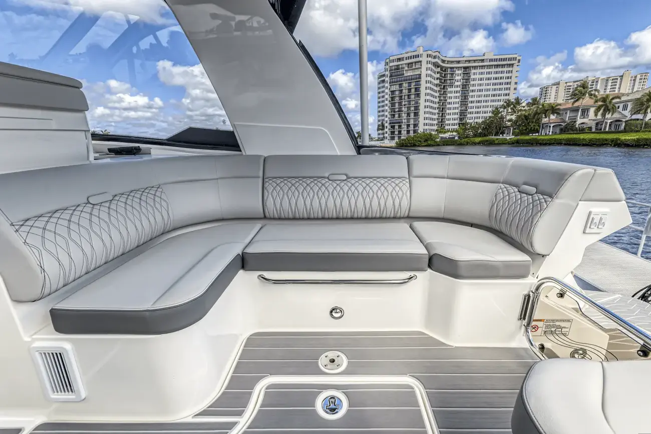 Thumbnail von Sea Ray 370 Sundancer Outboard