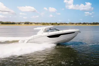 Cruisers Yachts 38 GLS OB