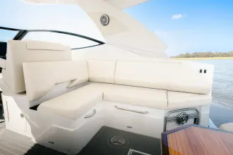 Thumbnail von Cruisers Yachts 38 GLS OB