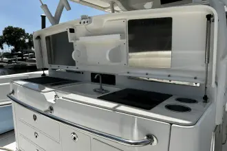 Thumbnail von Boston Whaler 370 Outrage