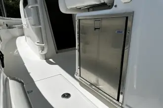 Thumbnail von Boston Whaler 370 Outrage