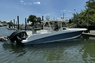 Thumbnail von Boston Whaler 370 Outrage