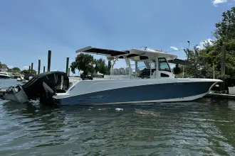 Thumbnail von Boston Whaler 370 Outrage