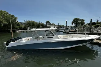 Thumbnail von Boston Whaler 370 Outrage