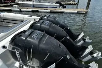 Thumbnail von Boston Whaler 370 Outrage