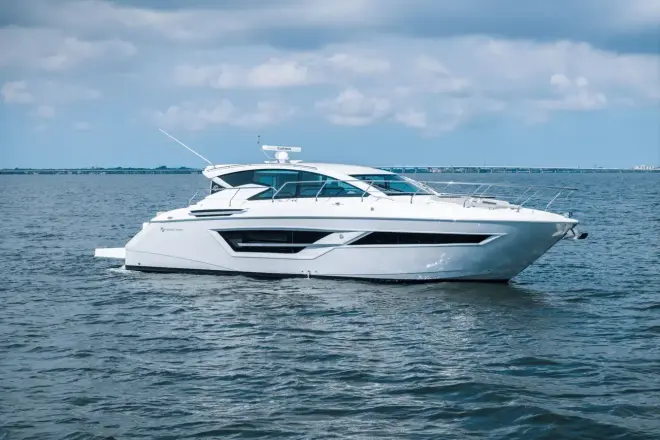 Cruisers Yachts 46 Cantius