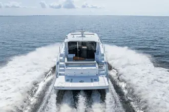 Thumbnail von Cruisers Yachts 46 Cantius