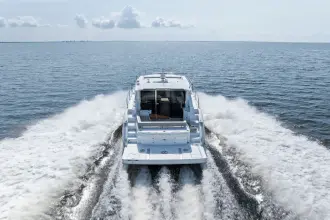 Thumbnail von Cruisers Yachts 46 Cantius