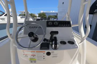 Thumbnail von Boston Whaler 190 Montauk