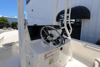 Thumbnail von Boston Whaler 190 Montauk