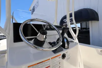 Thumbnail von Boston Whaler 190 Montauk