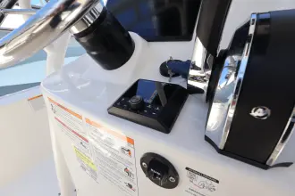Thumbnail von Boston Whaler 190 Montauk