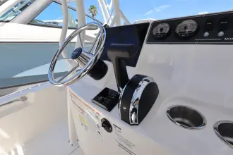 Thumbnail von Boston Whaler 190 Montauk