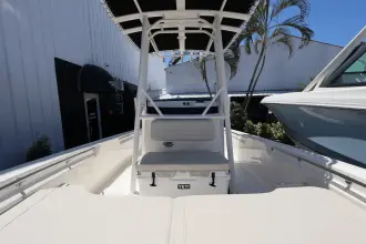 Thumbnail von Boston Whaler 190 Montauk