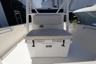 Thumbnail von Boston Whaler 190 Montauk