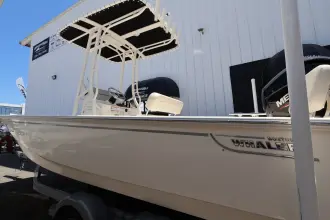 Thumbnail von Boston Whaler 190 Montauk