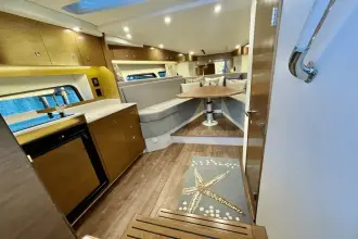 Thumbnail von Cruisers Yachts 390 Express Coupe