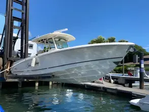 Thumbnail von Boston Whaler 330 Outrage