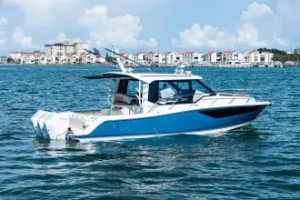 Thumbnail von Boston Whaler 365 Conquest