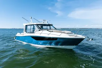 Thumbnail von Boston Whaler 365 Conquest