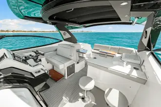 Thumbnail von Cruisers Yachts 38 GLS