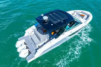 Thumbnail von Cruisers Yachts 38 GLS