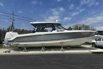 Thumbnail von Boston Whaler 350 Realm